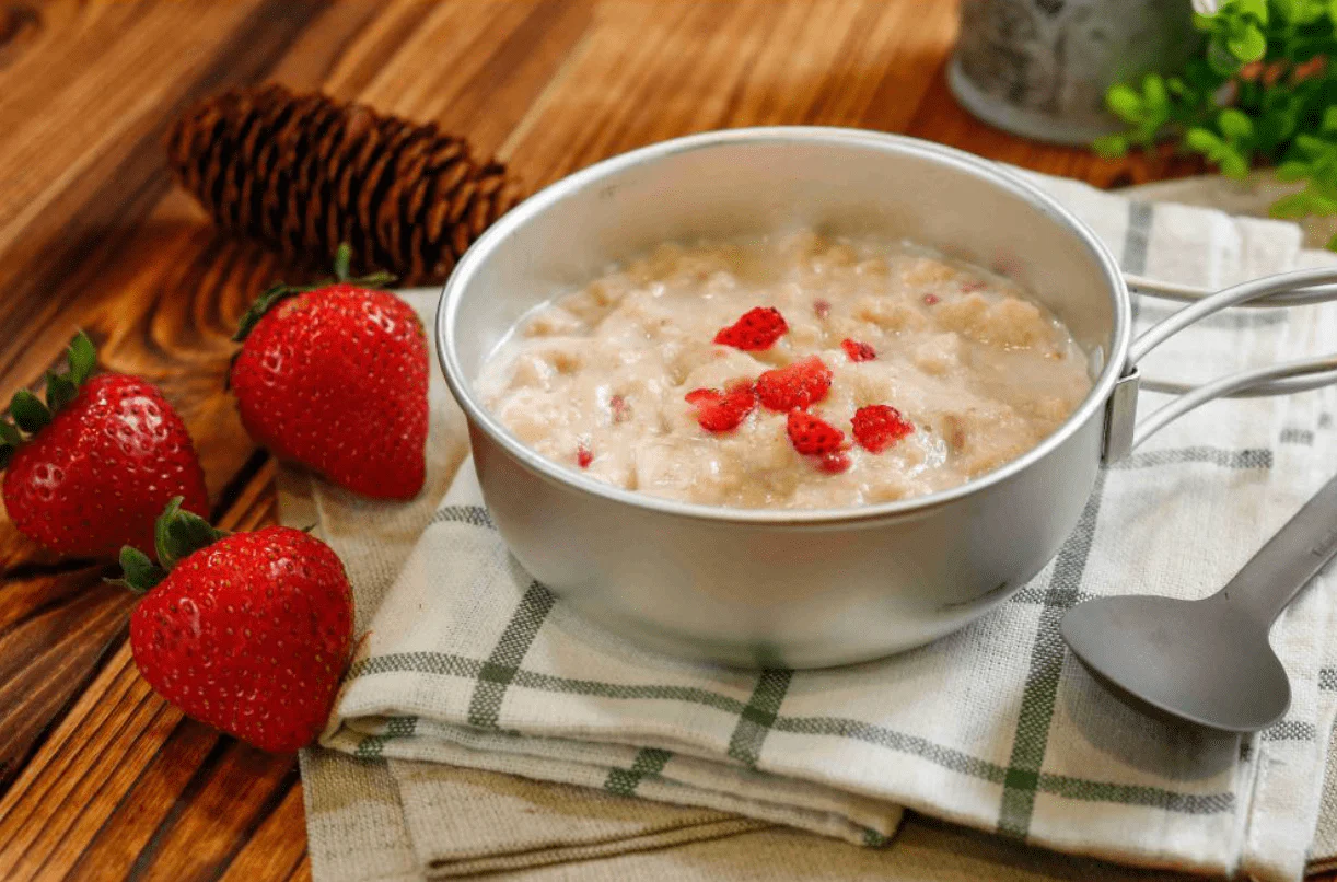 Expedition Foods Freeze Dried Meal Pouch - Breakfast Porridge With Strawberries - Various Sizes - Image 8