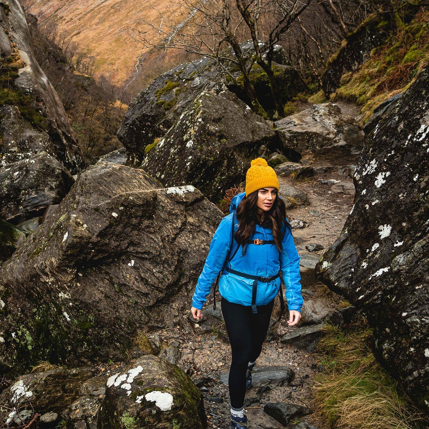 Highlander Beira Lined Bobble Hat - Image 8