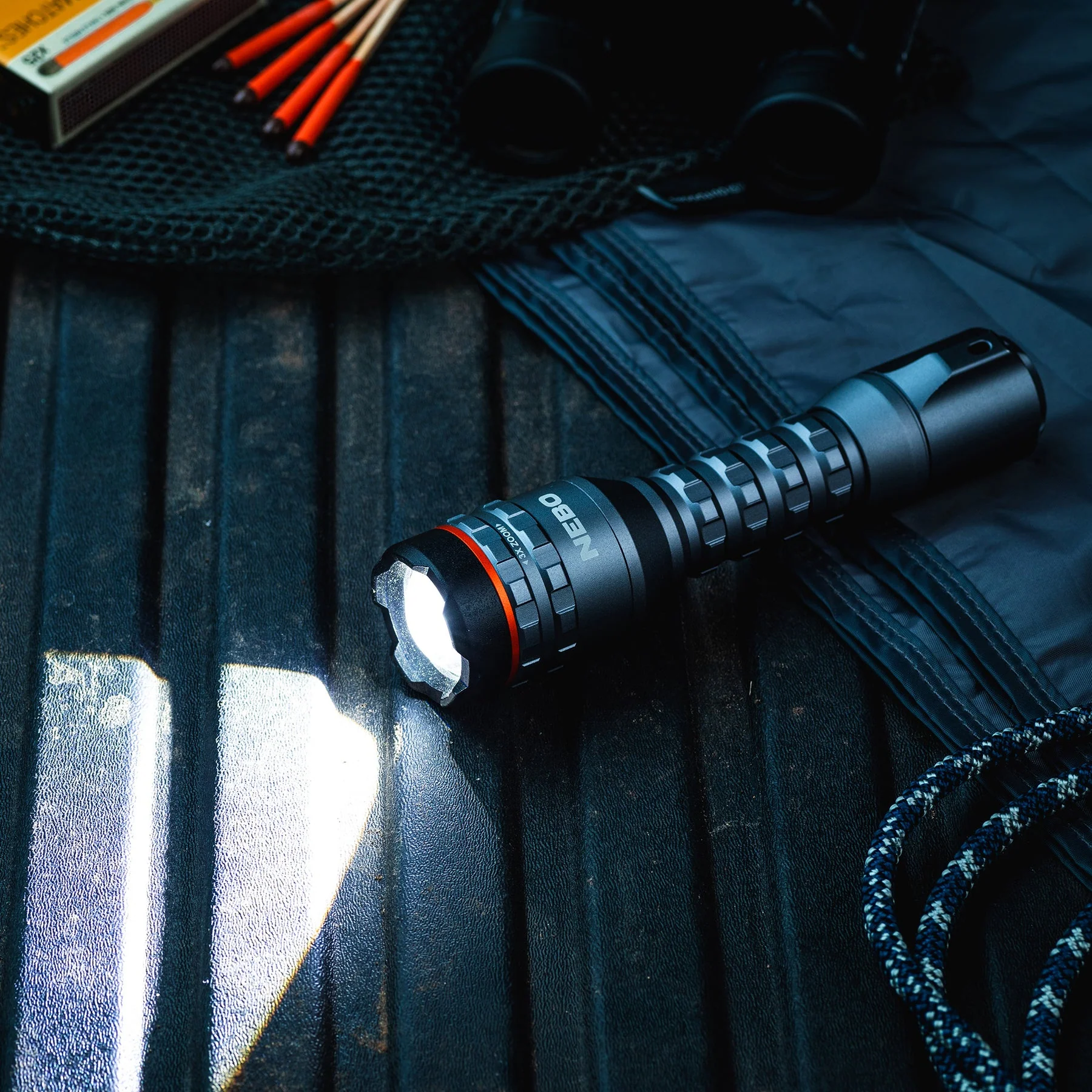 Nebo Davinci 800L Rechargeable Flashlight - Image 3
